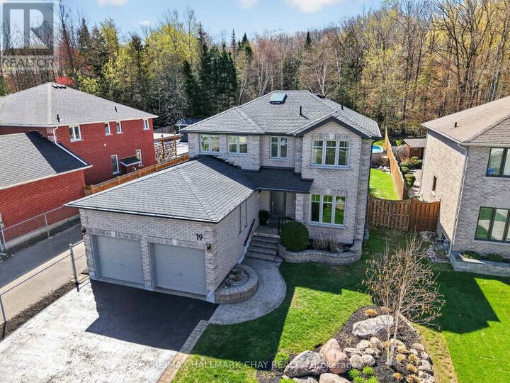 Property Photo:  19 Grants Way  ON L4N 0J4 