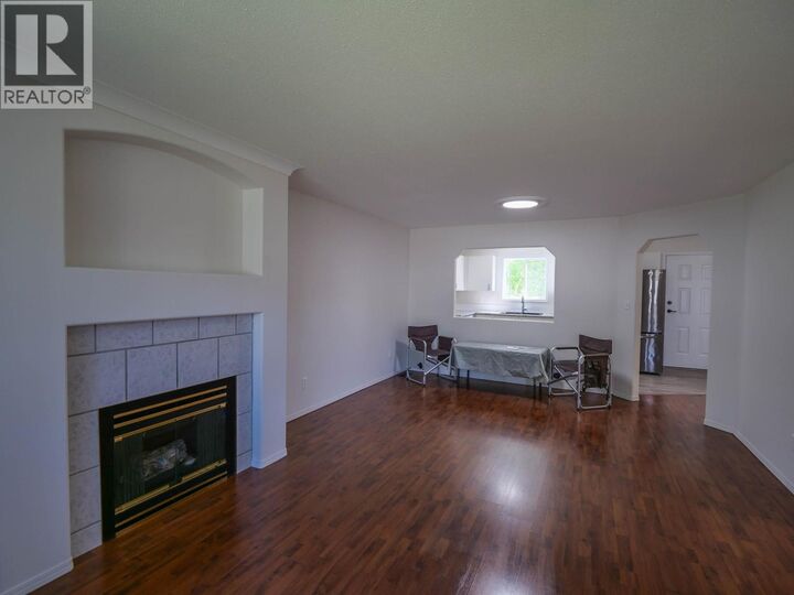 Property Photo:  410 Pinchbeck Street 1  BC V2J 6A3 