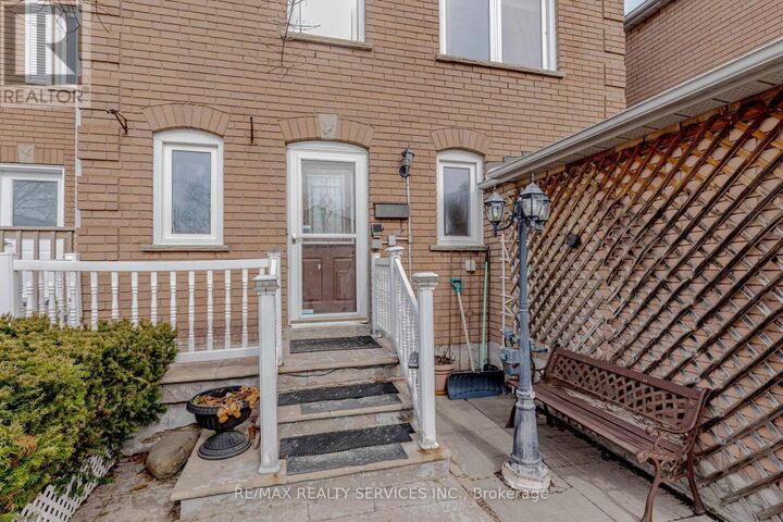 Property Photo:  130 Cutters Crescent  ON L6Y 4J8 