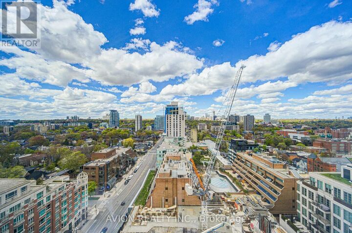 Property Photo:  155 Yorkville Avenue 1920  ON M5R 0B4 