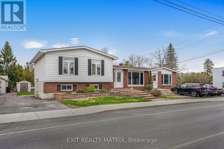 Property Photo:  916 King St Street  ON K0B 1K0 