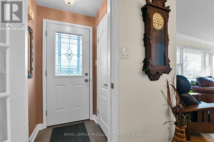 Property Photo:  419 St Lawrence Street  ON K0E 1T0 