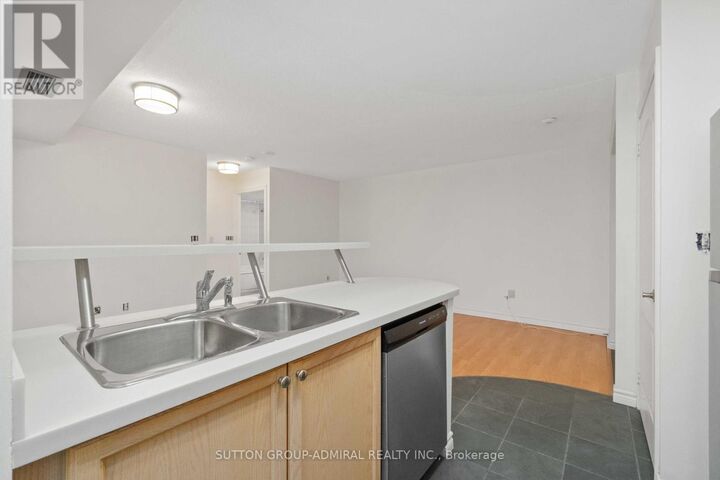 Property Photo:  30 Hayden Street 601  ON M4Y 3B8 