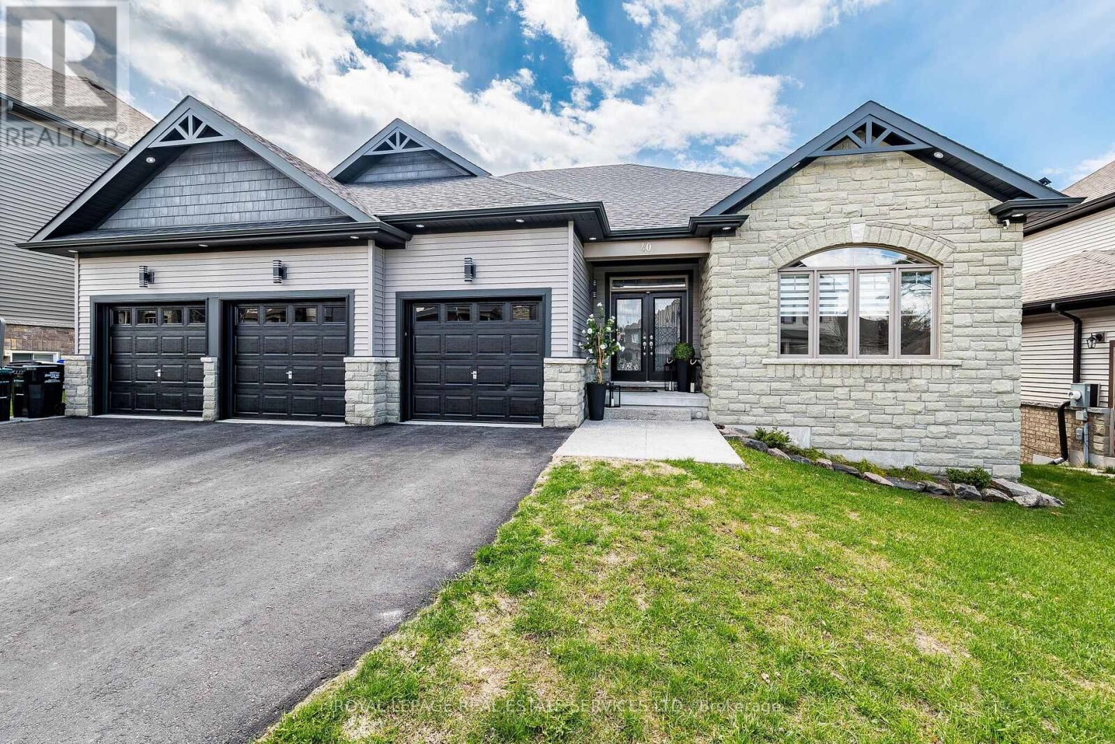 Property Photo:  40 Landscape Drive  ON L0L 2L0 