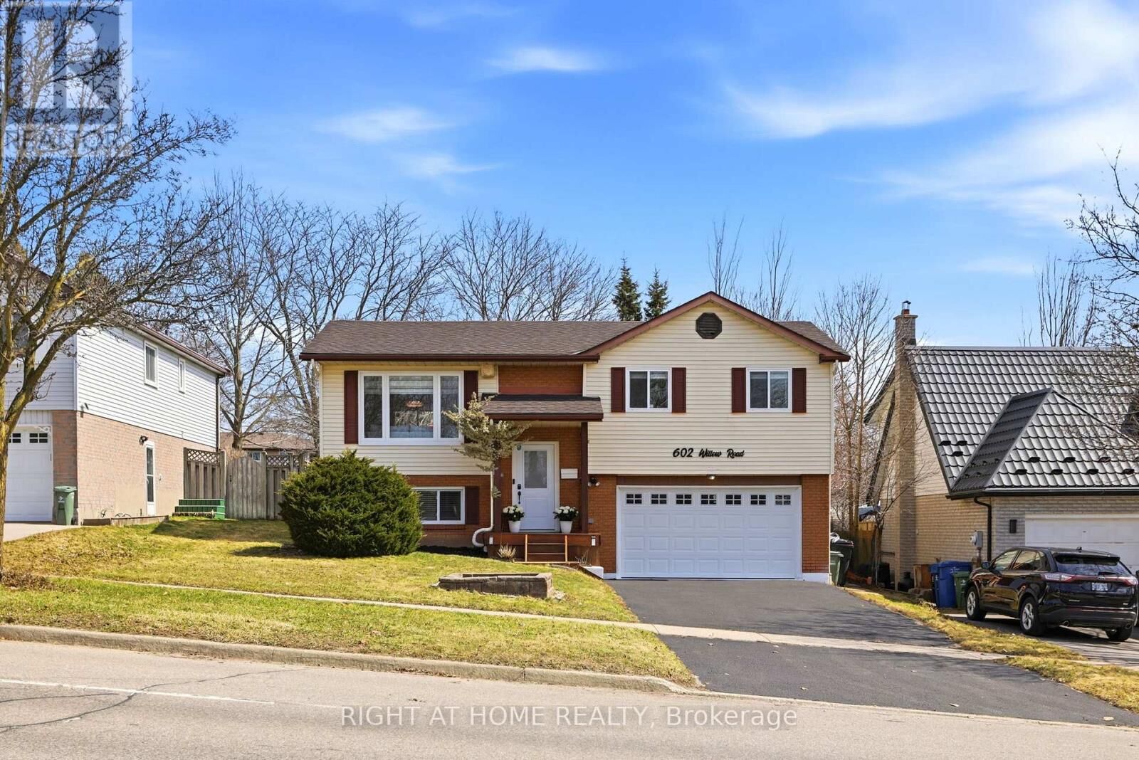 Property Photo:  602 Willow Road  ON N1H 7M5 