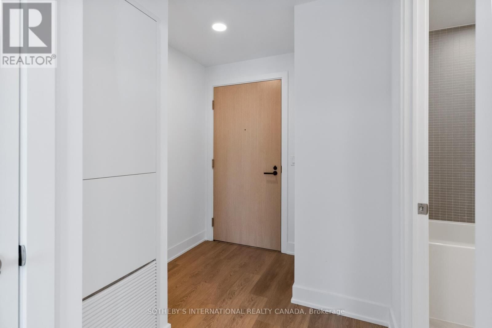 Property Photo:  200 Redpath Avenue 1605  ON M4P 0E6 