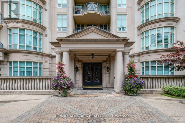 Property Photo:  7071 Bayview Avenue 211  ON L3T 7Y8 