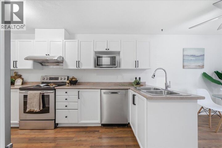 Property Photo:  20985 Camwood Avenue 9  BC V2X 2N9 