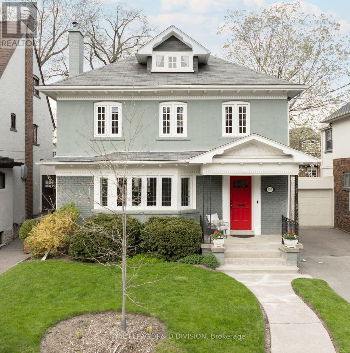 Property Photo:  102 Ridge Drive  ON M4T 1B8 
