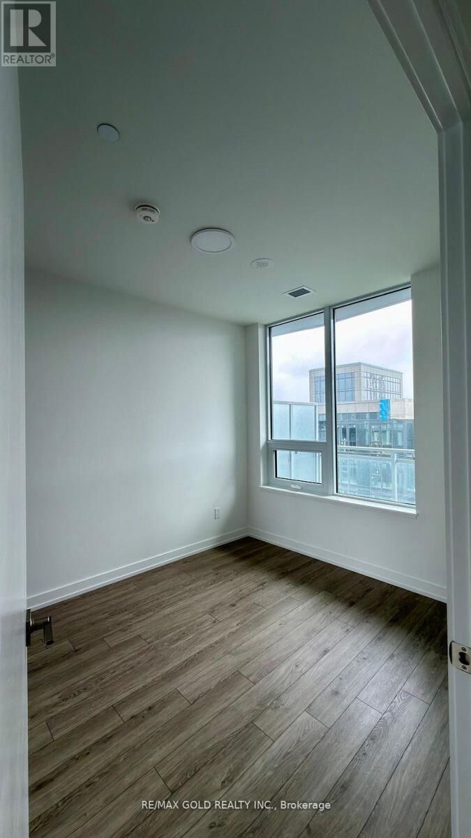 Property Photo:  2501 Saw Whet Boulevard 615  ON L6M 5N2 