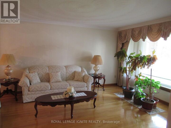 Property Photo:  8 Newlove Court  ON M9W 5X5 