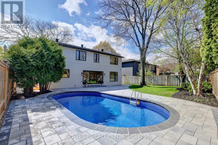 Property Photo:  981 Valdese Drive  ON L5C 2Z5 
