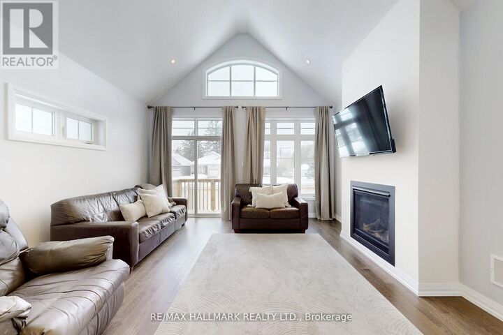 Property Photo:  2 Holtby Court  ON L9L 0B4 