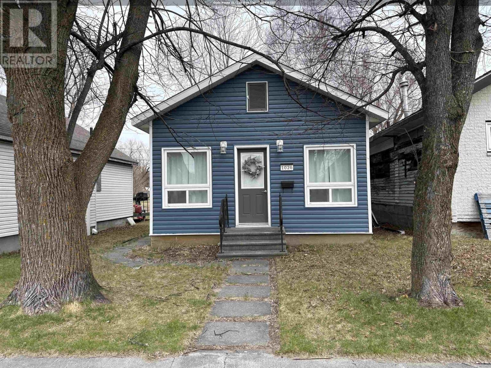Property Photo:  1026 Third St E  ON P9A 1S4 