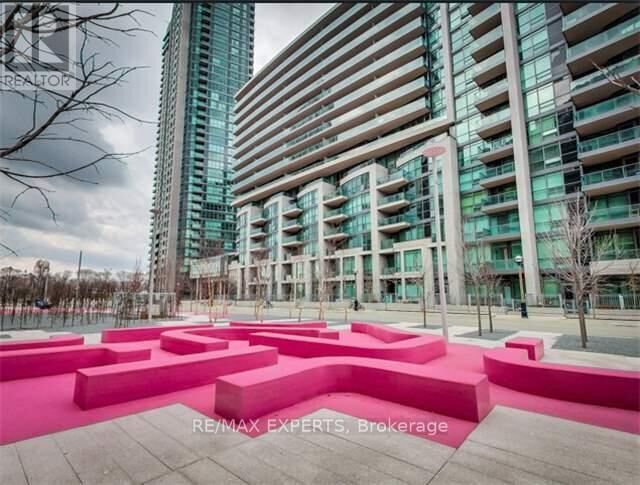 Property Photo:  209 Fort York Boulevard 1656  ON M5V 4A1 