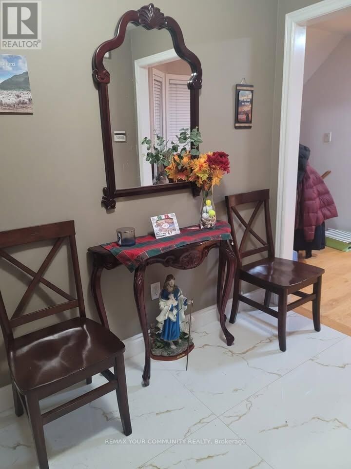Property Photo:  25 Laura Sabrina Drive  ON L4H 1M6 
