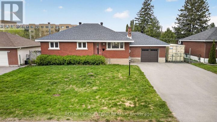 Property Photo:  15 Donna Street  ON K2G 2V5 