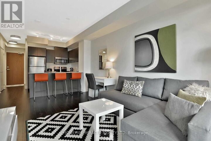 Property Photo:  360 Square One Drive 1604  ON L5B 0G7 