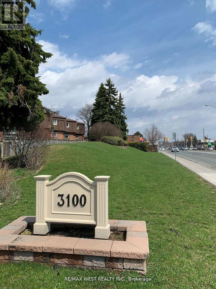 Property Photo:  3100 Kingston Road 14  ON M1M 3T4 