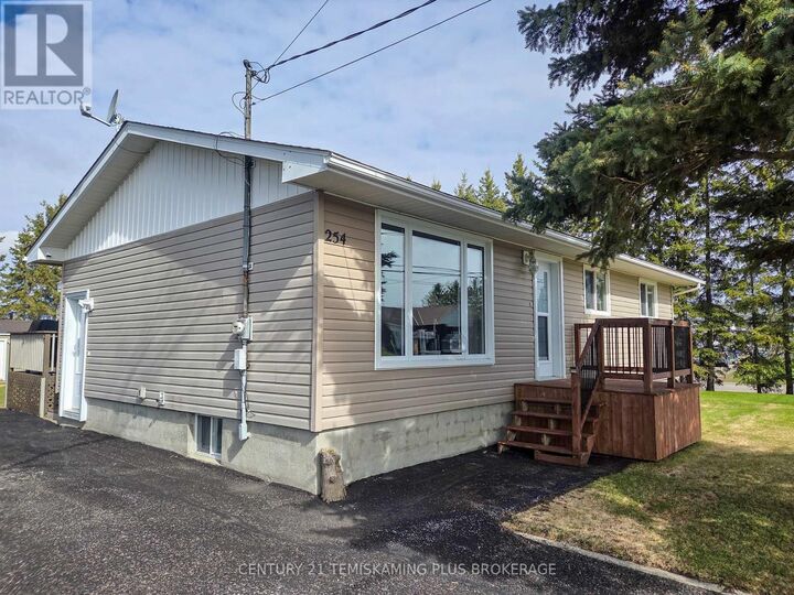 Property Photo:  254 Laurette Street  ON P0J 1P0 