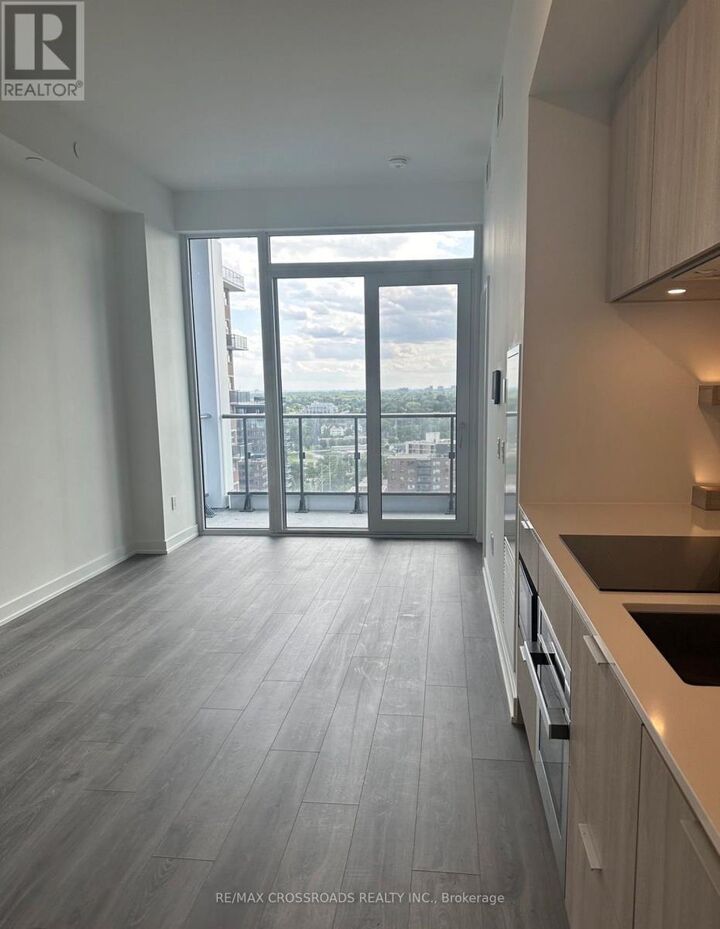 Property Photo:  28 Ann Street 1804  ON L5G 0E1 