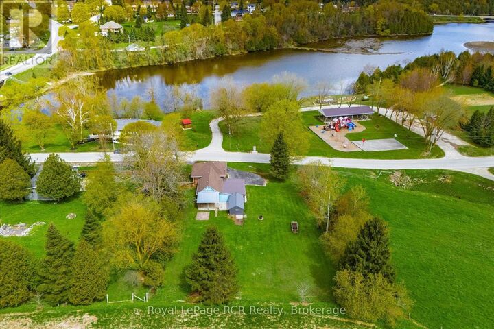 Property Photo:  160 Murphy Street  ON N0G 2L3 
