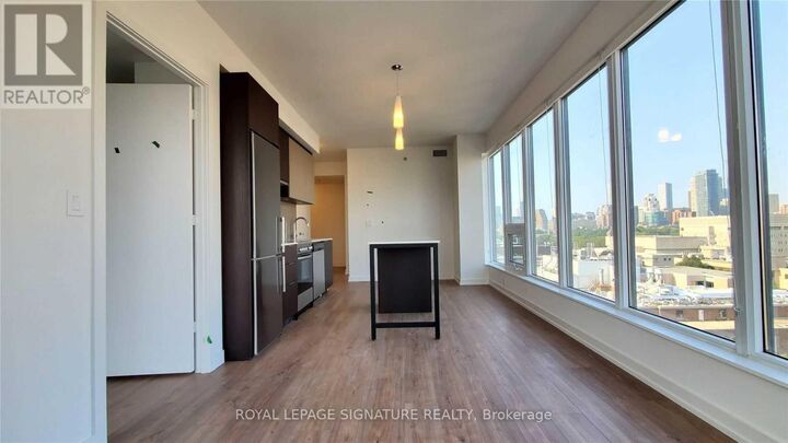 Property Photo:  203 College Street 1108  ON M5T 1P9 