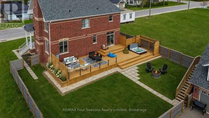 Property Photo:  46 Francis Street East  ON L0M 1G0 