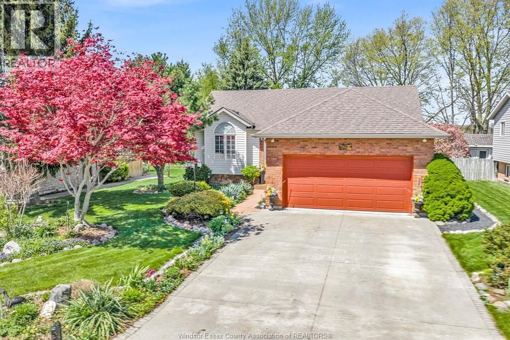 Property Photo:  967 Wride Avenue  ON N9Y 3E9 