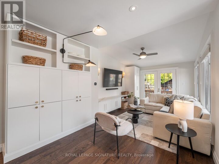 Property Photo:  422 Davisville Avenue  ON M4S 1H6 