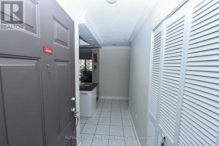Property Photo:  75 Huxley Street 605  ON N6J 4W7 