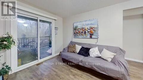 Property Photo:  117 Erb Street West Unit 4  ON N2L 1T6 
