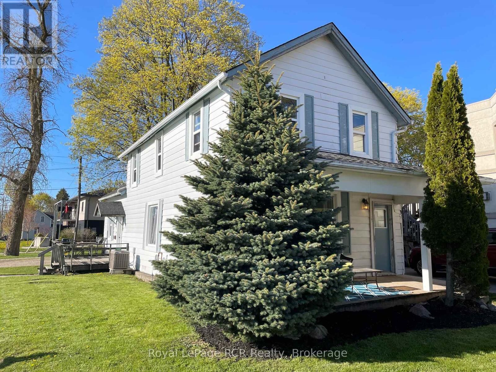 Property Photo:  203 Main Street East  ON N0G 2P0 