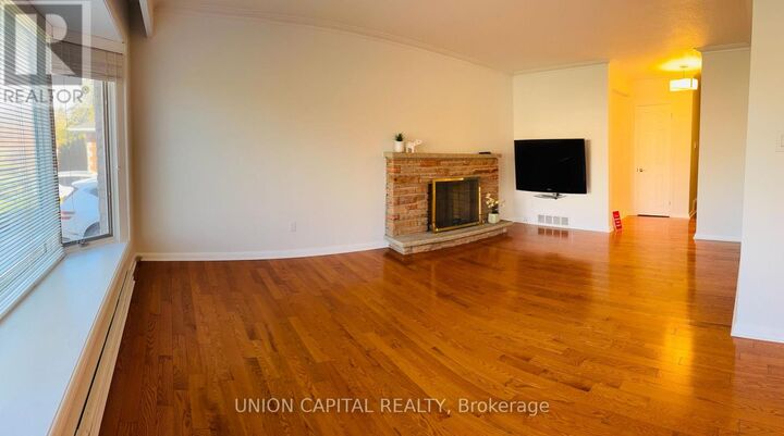 Property Photo:  6 Gretna Avenue  ON M4A 2H4 