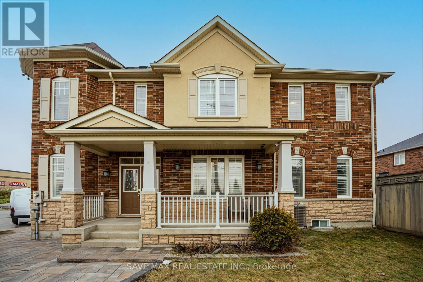 Property Photo:  198 Gardenbrooke Trail Upper  ON L6P 3C8 