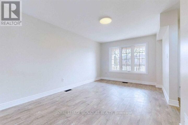 Property Photo:  9 Sydenham Wells  ON L4M 6R3 