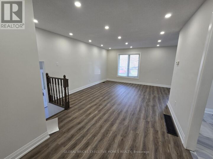 Property Photo:  3285 Lansdown Drive Main  ON L7M 1S4 