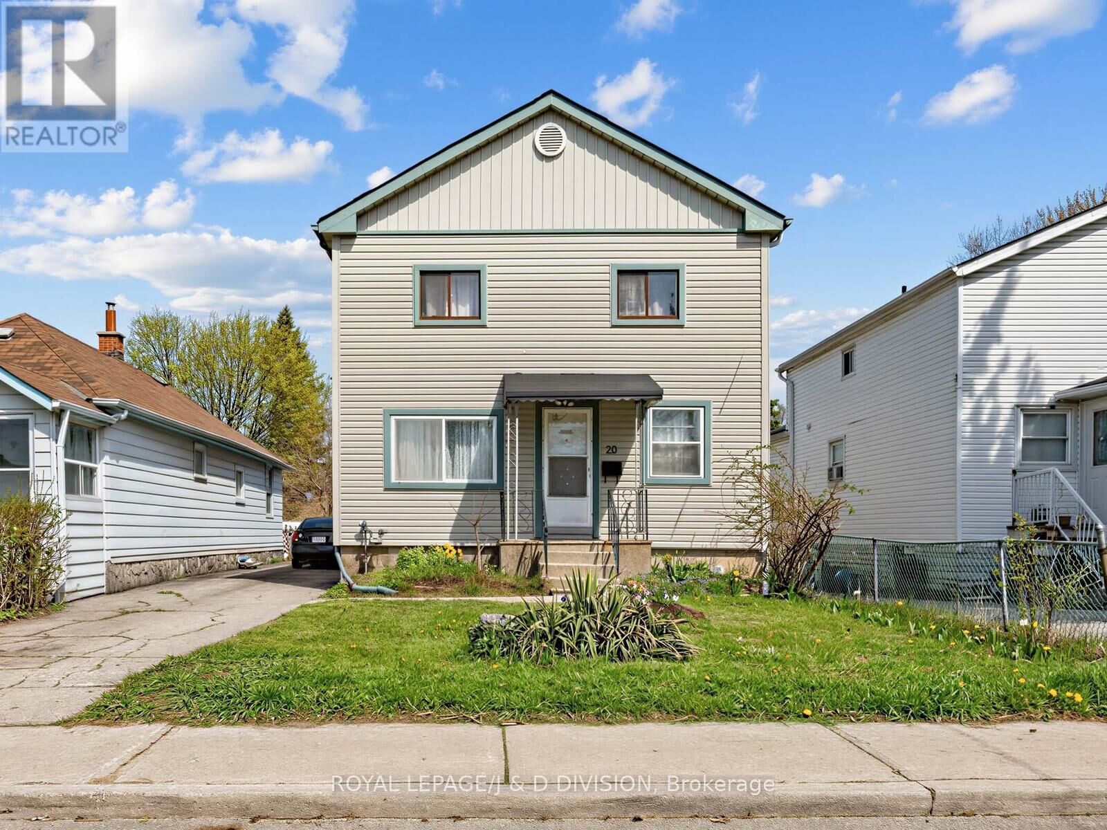 Property Photo:  20 Glasgow Avenue  ON M1K 1C1 