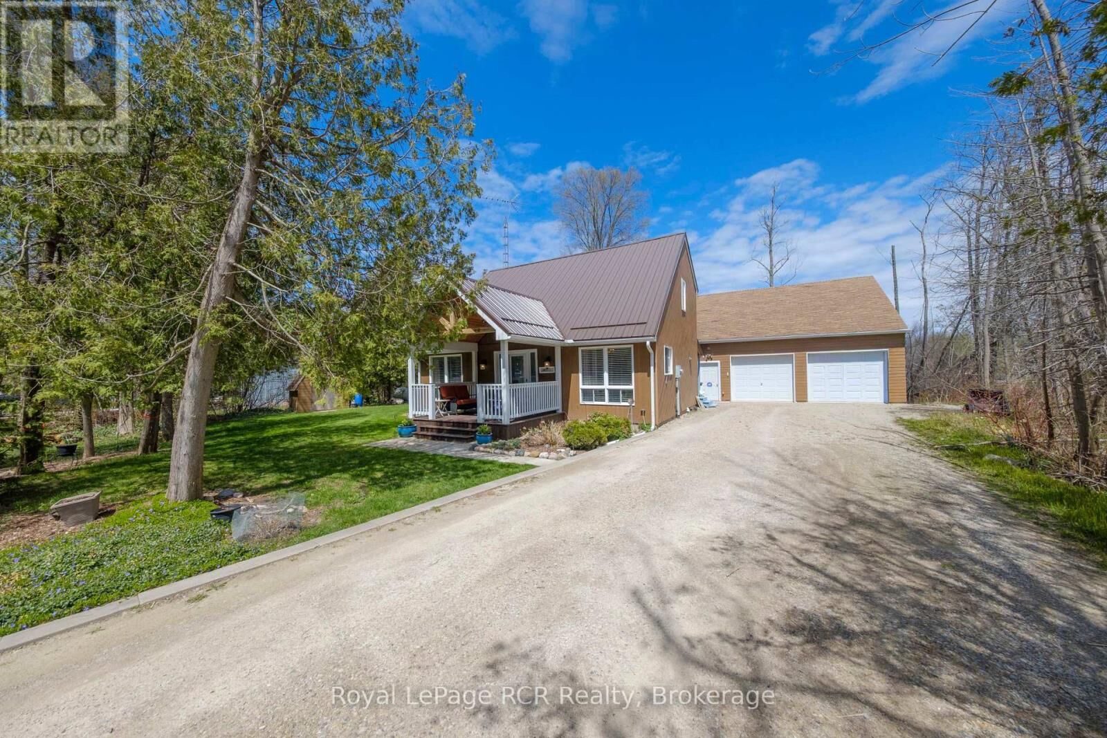 Property Photo:  14 Whippoorwill Lane  ON N2Z 2X6 