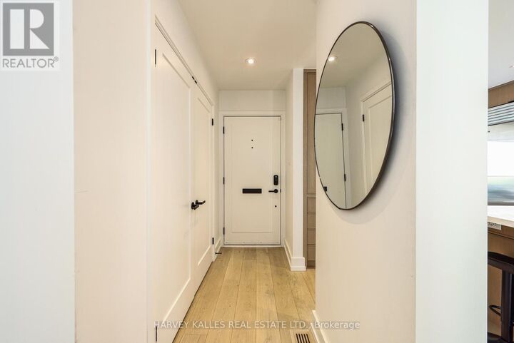 Property Photo:  240 Broadway Avenue 22  ON M4P 1V9 