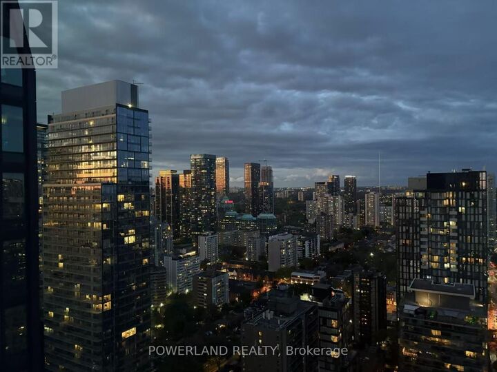 Property Photo:  8 Wellesley Street West 4212  ON M4Y 0J5 
