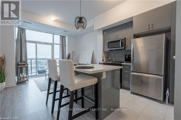 Property Photo:  450 Dundas Street East 419  ON L8B 1Z2 