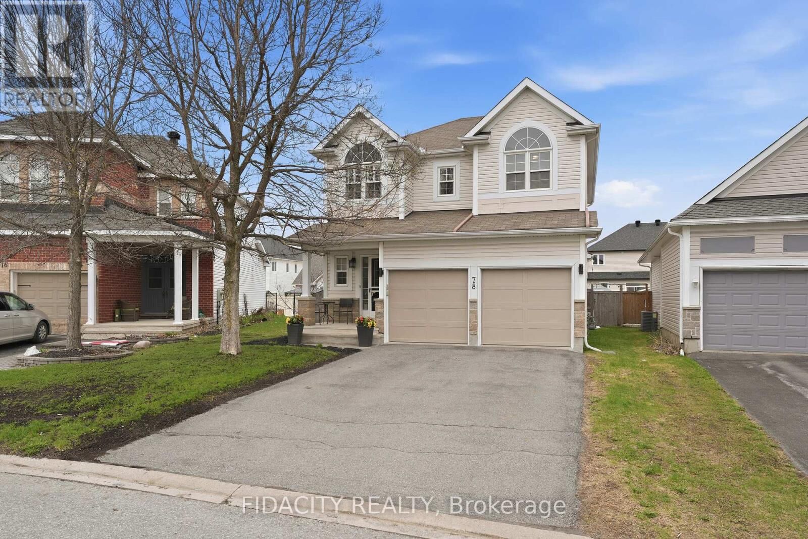 Property Photo:  78 Black Bear Way  ON K2S 2G7 