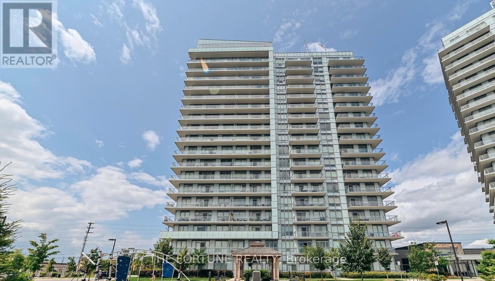 Property Photo:  4677 Glen Erin Drive 401  ON L5M 2E3 