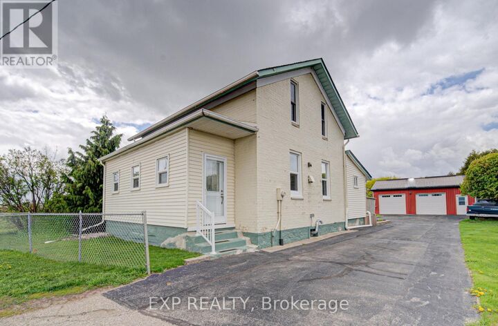 Property Photo:  5014 Fountain Street North  ON N0B 1M0 