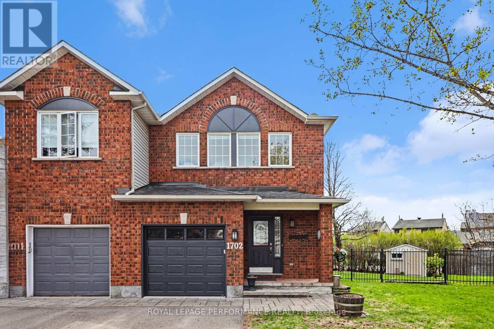 Property Photo:  1702 Jobin Crescent  ON K1J 1C5 