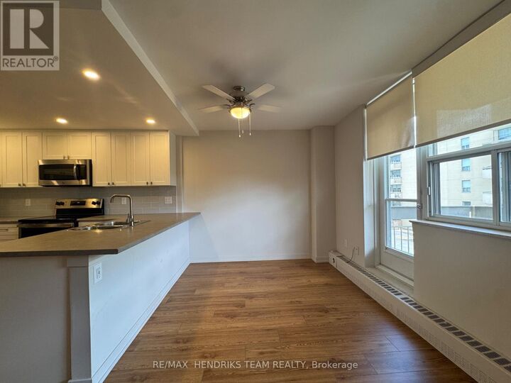 Property Photo:  158 Fitch Street 313  ON L3C 4V6 