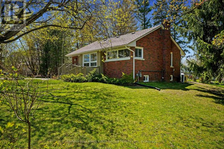 Property Photo:  130 Lyle Street South  ON K0K 2G0 
