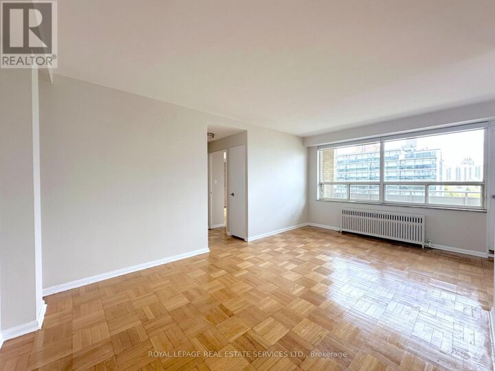 Property Photo:  565 Avenue Road 902  ON M4V 2J9 