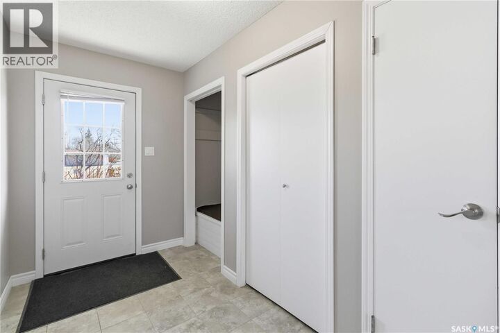 Property Photo:  8 Park Avenue  SK S0K 2L0 